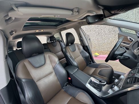 Used 2017 Volvo XC60 T5 Dynamic w/ Preferred Option Package image 32