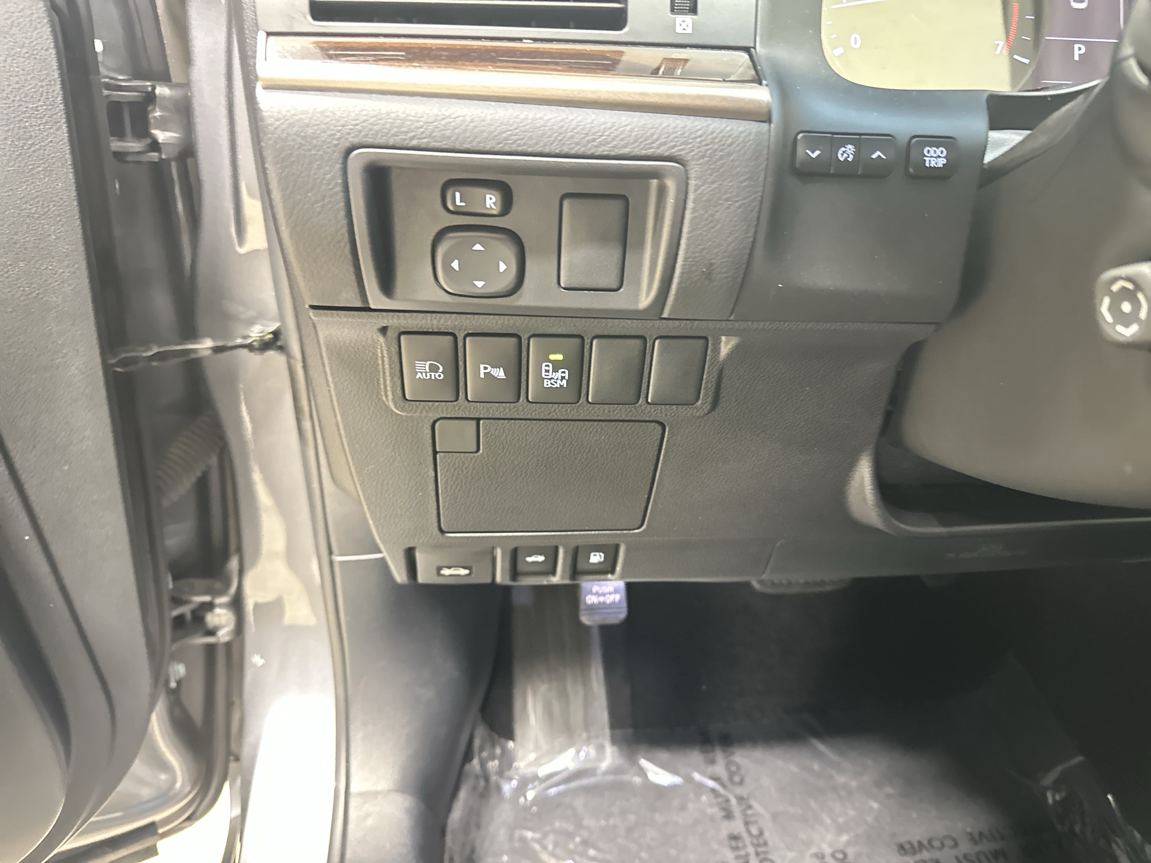 Used 2017 Lexus ES 350 w/ Luxury Package FWD image 37