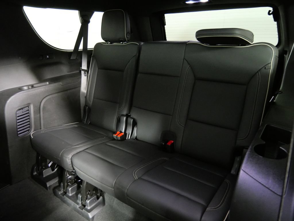 Used 2025 Chevrolet Suburban Premier w/ Sun And Tow Package AWD/4WD image 21
