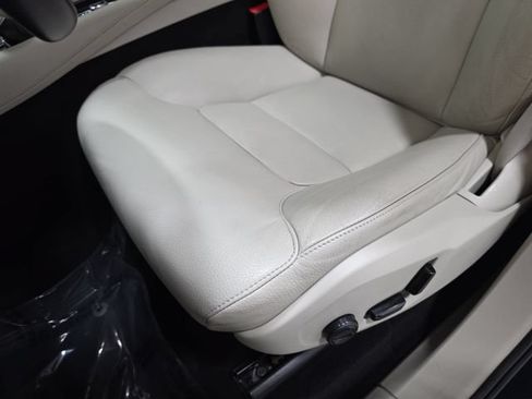 Used 2019 Volvo XC90 T5 Momentum w/ Multimedia Package AWD/4WD image 27