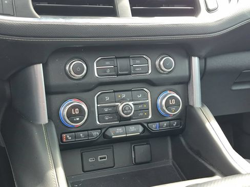 Used 2021 GMC Yukon SLT w/ SLT Luxury Plus Package RWD image 32