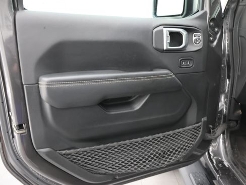 Used 2022 Jeep Wrangler Unlimited Sahara w/ LED Lighting Group AWD/4WD image 37