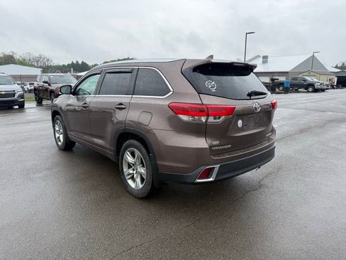 Used 2017 Toyota Highlander Limited AWD/4WD image 8
