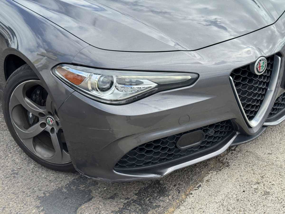 Used 2017 Alfa Romeo Giulia Ti w/ TI 18" Sport Package AWD/4WD image 3