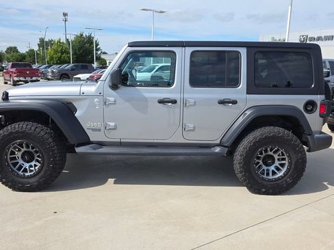 Used 2018 Jeep Wrangler Unlimited Sport S AWD/4WD image 2