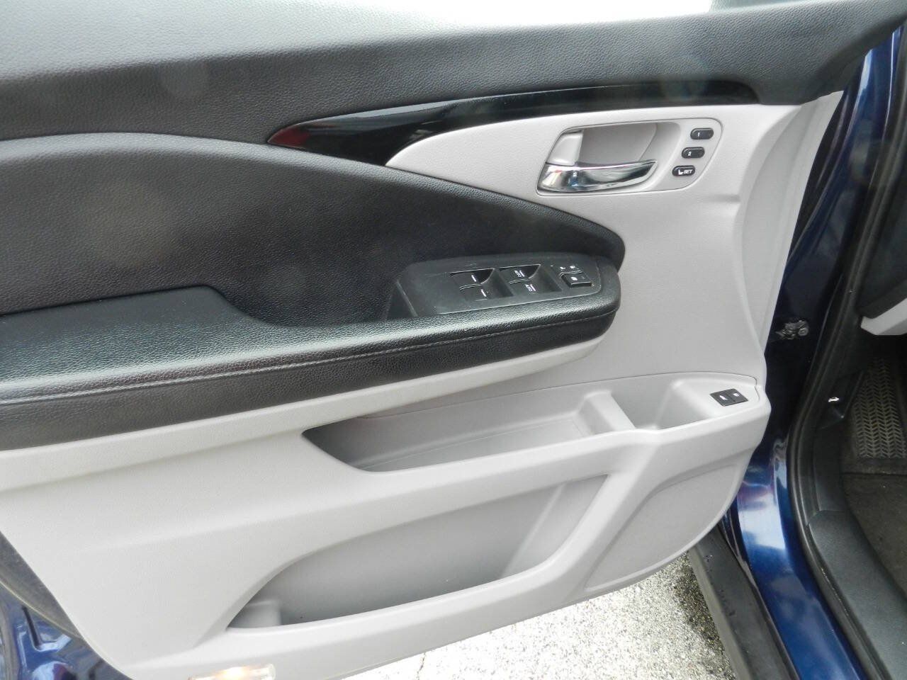 Used 2016 Honda Pilot Touring image 20