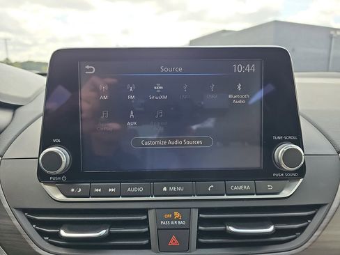 Used 2025 Nissan Altima 2.5 SV image 24