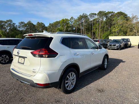 Used 2018 Nissan Rogue SV image 5