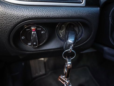 Used 2017 Porsche Macan 4DR SUV AWD image 23