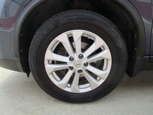 Used 2015 Nissan Rogue SV w/ SV Premium Package image 9