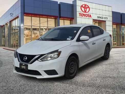 Used 2017 Nissan Sentra SV FWD image 2