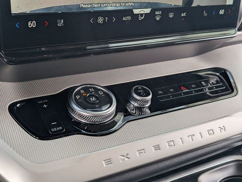 New 2026 Ford Expedition Active image 54