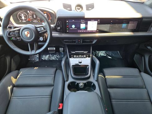 Certified 2026 Porsche Cayenne GTS AWD/4WD image 16