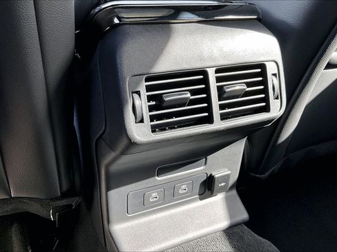 Used 2026 Land Rover Range Rover Velar Dynamic SE image 34