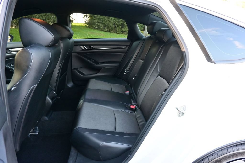 Used 2018 Honda Accord Sport image 13