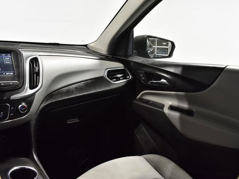 Used 2019 Chevrolet Equinox LS w/ LS Convenience Package image 16