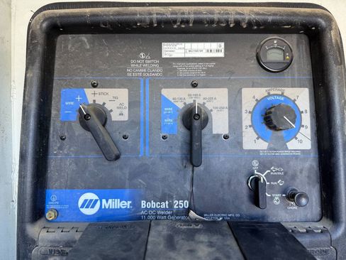 Used 2016 Ford F550 2WD Regular Cab Super Duty image 16
