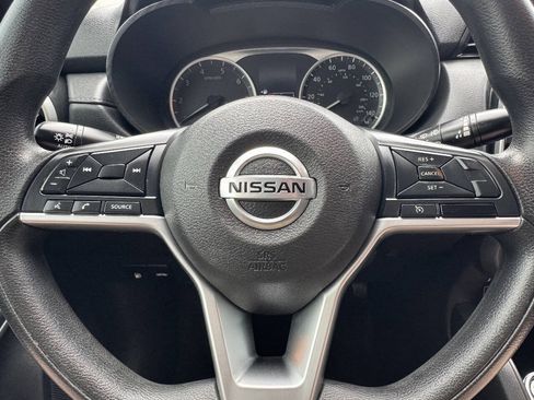 Used 2021 Nissan Versa S FWD image 23