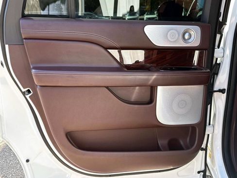Used 2020 Lincoln Navigator L Black Label image 14