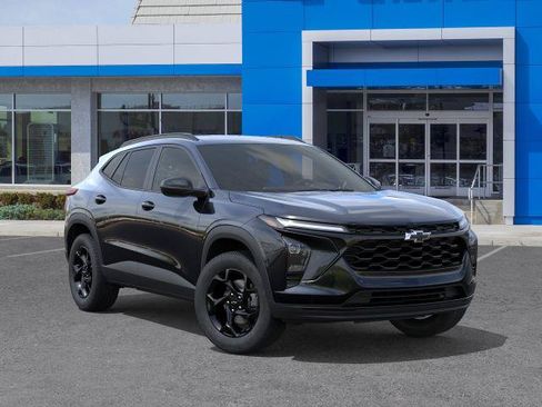 New 2026 Chevrolet Trax LT w/ Driver Confidence Package FWD image 7