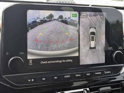 Used 2024 Nissan Pathfinder Platinum FWD image 20