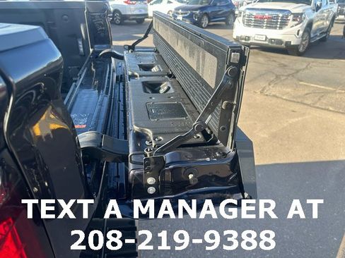 Used 2022 GMC Sierra 1500 AT4 w/ AT4 Premium Package image 19