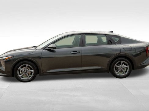 Used 2025 Kia K4 EX image 4