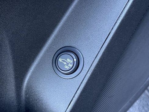 Used 2024 Chevrolet Equinox RS FWD image 8