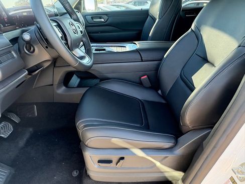 New 2026 Nissan Armada SV image 17