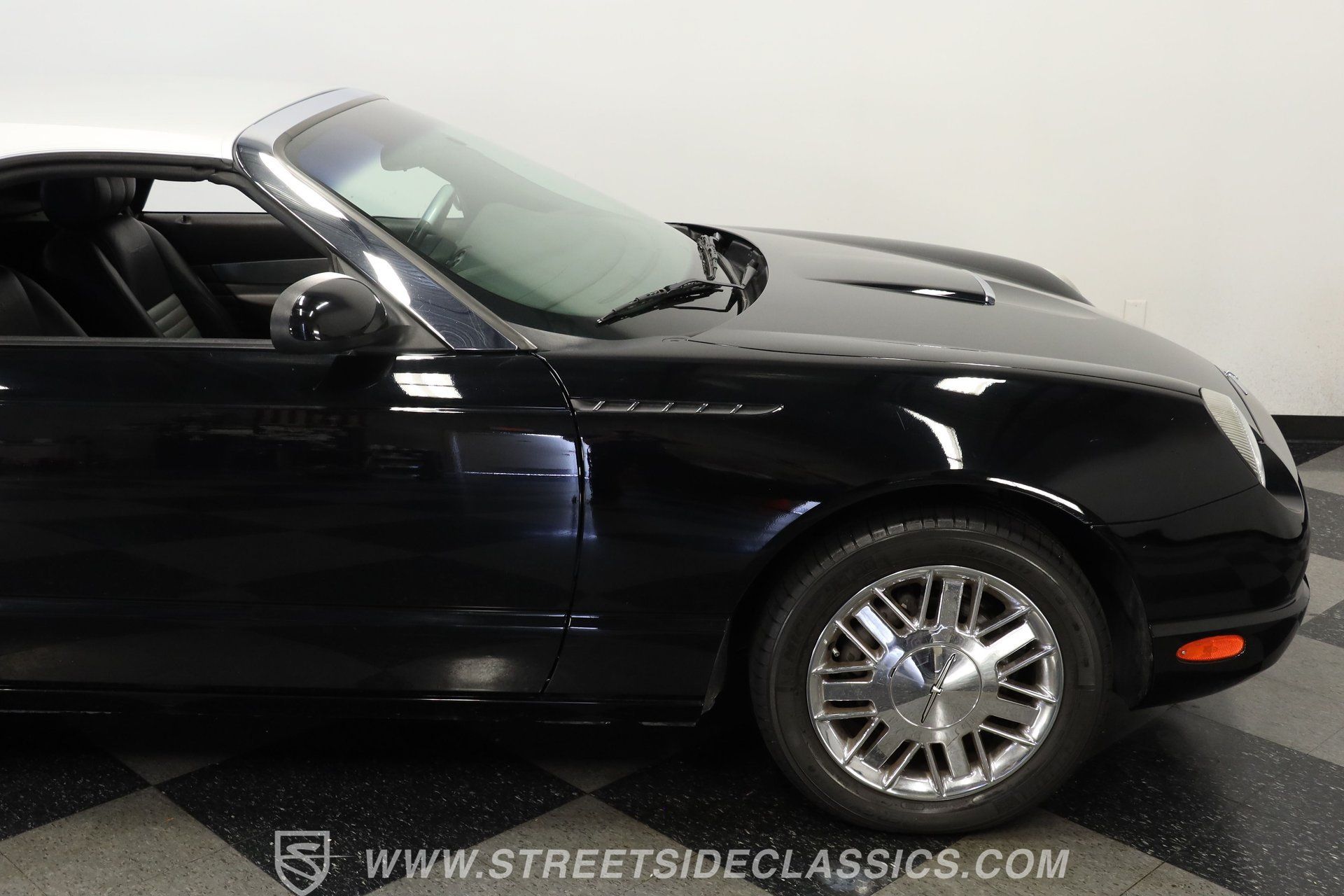 Used 2002 Ford Thunderbird Neiman Marcus RWD image 29