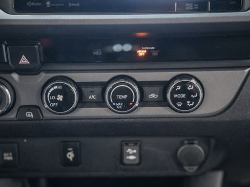 Used 2017 Toyota Tacoma TRD Off-Road image 26