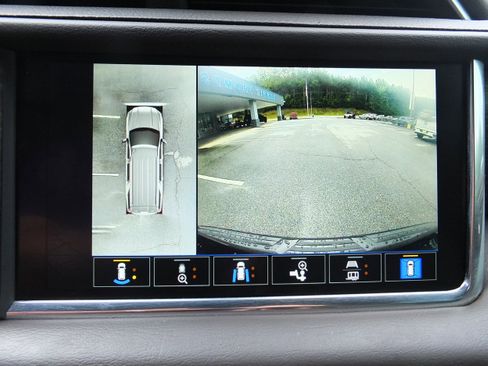 Used 2022 GMC Yukon XL Denali w/ Denali Ultimate Package RWD image 33