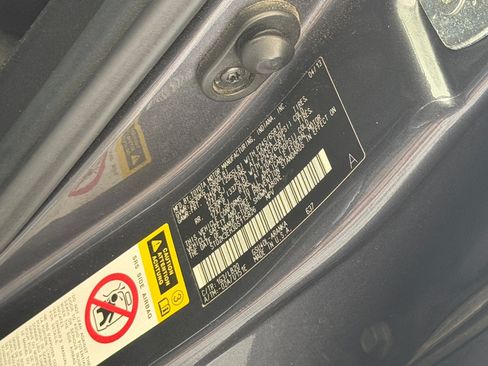 Used 2013 Toyota Highlander SE FWD image 27