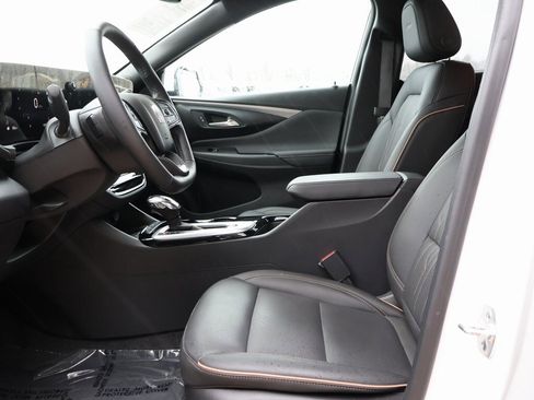 Used 2025 Buick Envista Avenir image 24