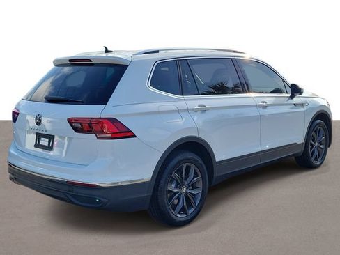 Used 2024 Volkswagen Tiguan SE FWD image 4