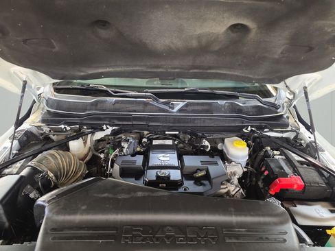 Used 2024 RAM 2500 Big Horn AWD/4WD image 9