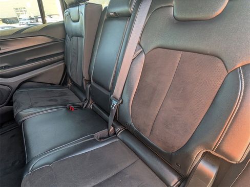 Used 2024 Jeep Grand Cherokee L Laredo image 21