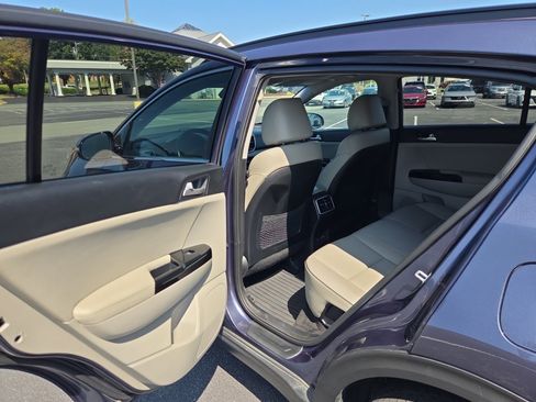 Used 2020 Kia Sportage EX w/ EX Technology Package FWD image 34