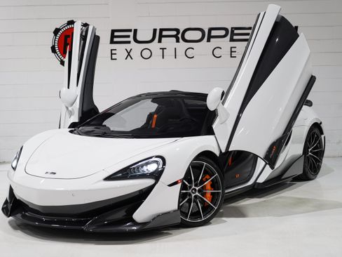 Used 2020 McLaren 600LT Spider RWD image 4