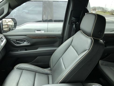 Used 2021 Chevrolet Tahoe Premier w/ Premium Package image 25