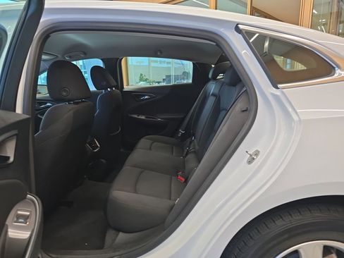 Used 2024 Chevrolet Malibu LT image 30
