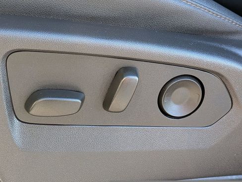 Used 2025 Chevrolet Silverado 1500 LTZ image 21