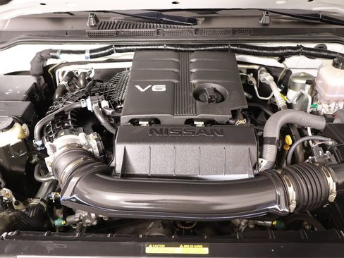 Used 2021 Nissan Frontier SV w/ Midnight Edition Floor Mats image 19