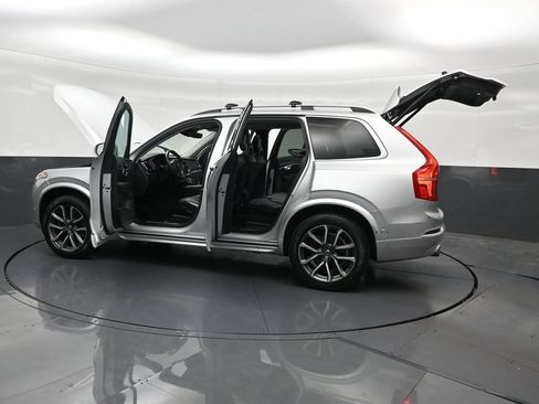 Used 2018 Volvo XC90 T5 Momentum w/ Convenience Package AWD/4WD image 34