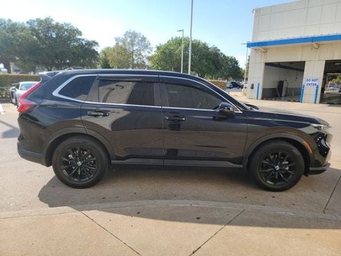 Used 2025 Honda CR-V EX image 4