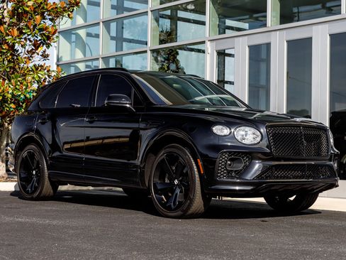 Used 2022 Bentley Bentayga image 27