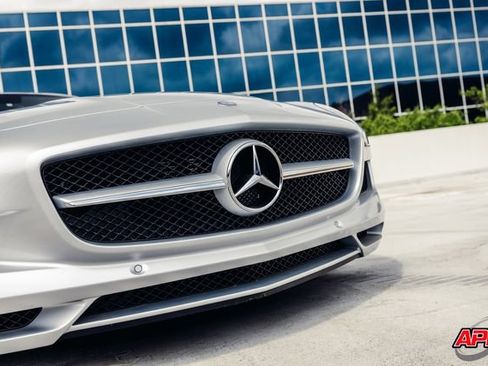 Used 2011 Mercedes-Benz SLS AMG Coupe image 25