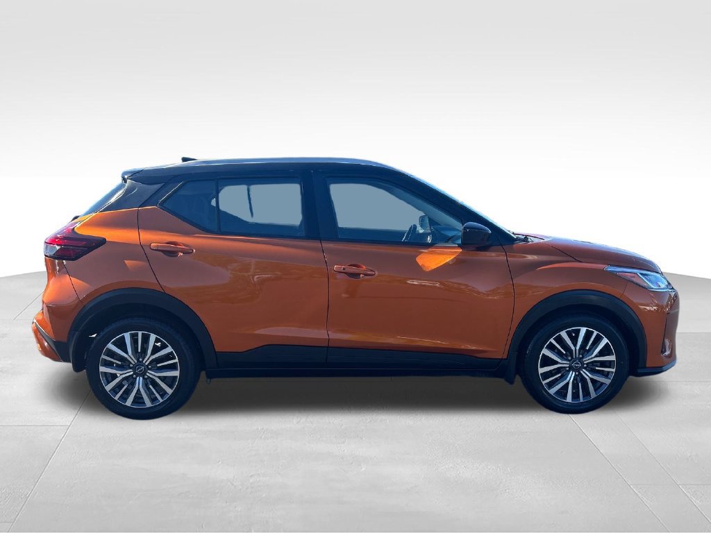 Used 2023 Nissan Kicks SV FWD image 6