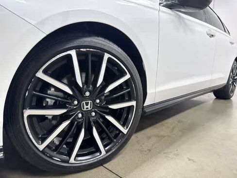 Used 2025 Honda Accord Touring image 28