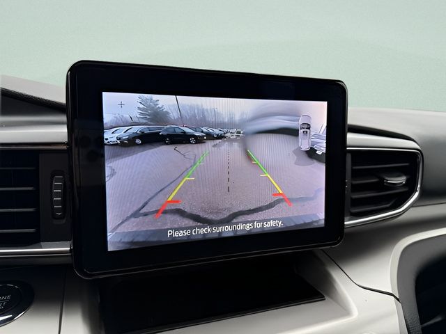 Used 2022 Ford Explorer XLT w/ Equipment Group 202A AWD/4WD image 13